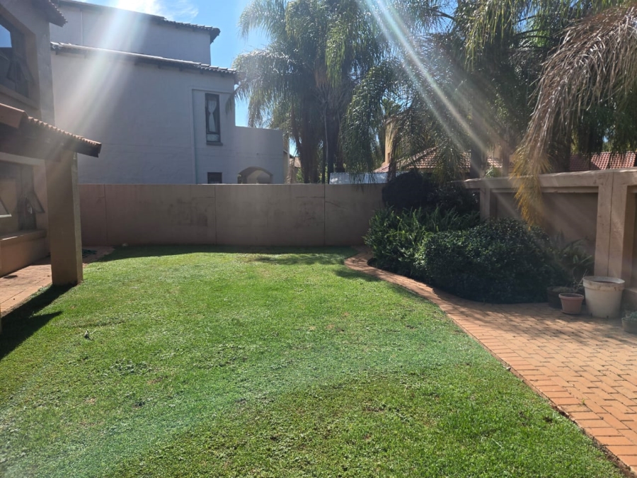 To Let 4 Bedroom Property for Rent in Melodie North West